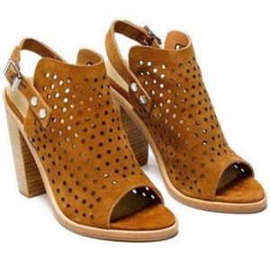 Rag & Bone Perforated Suede City Sandal. Size 10